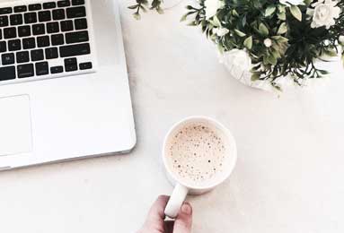 半岛体育中国官网-【直播】Jiejie看Xiaoxu一打四：黑哥们这身板也太硬了！这都没死